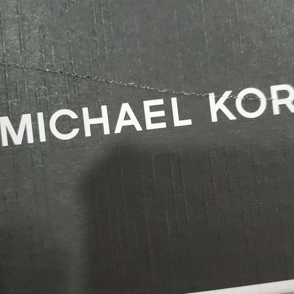 Michael Michael kors‎ black monogram pink dragonfruit trim jet set card case new